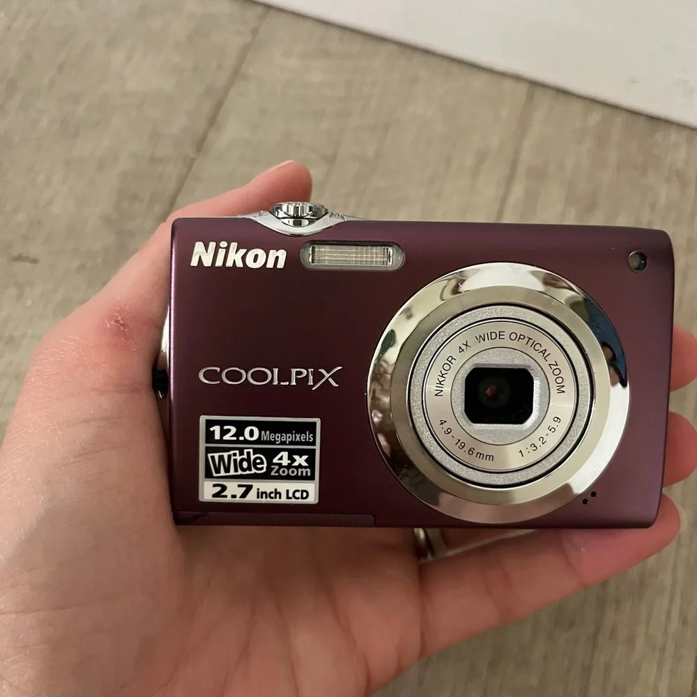 Nikon COOLPIX S3000 Digital Camera FOR PARTS/REPAIR - lens issue/blurry photos